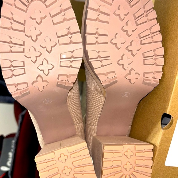 Sold NEW TANISH PINK CHUNKY SOCK BOOT - Picture 11 of 12